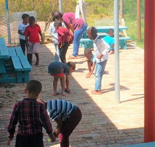 PK 2020 Tidying the paving